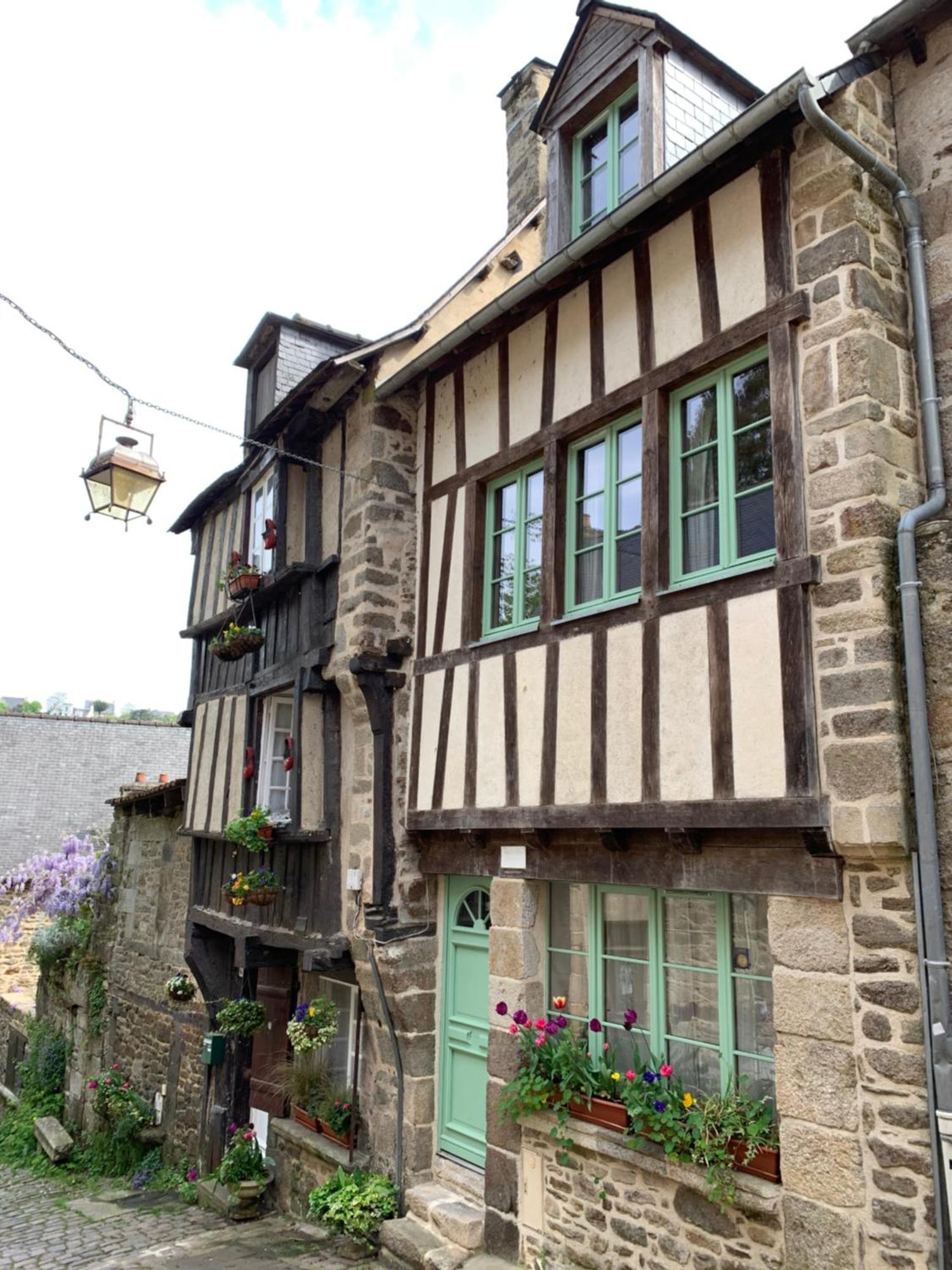 Ker Arthur - In Near To Port * Dinan